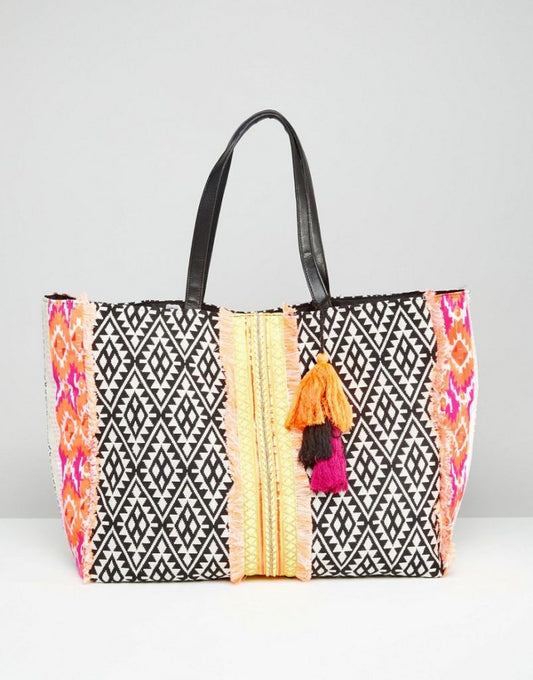 MUST HAVE SUMMER BEACH ACCESSORIES